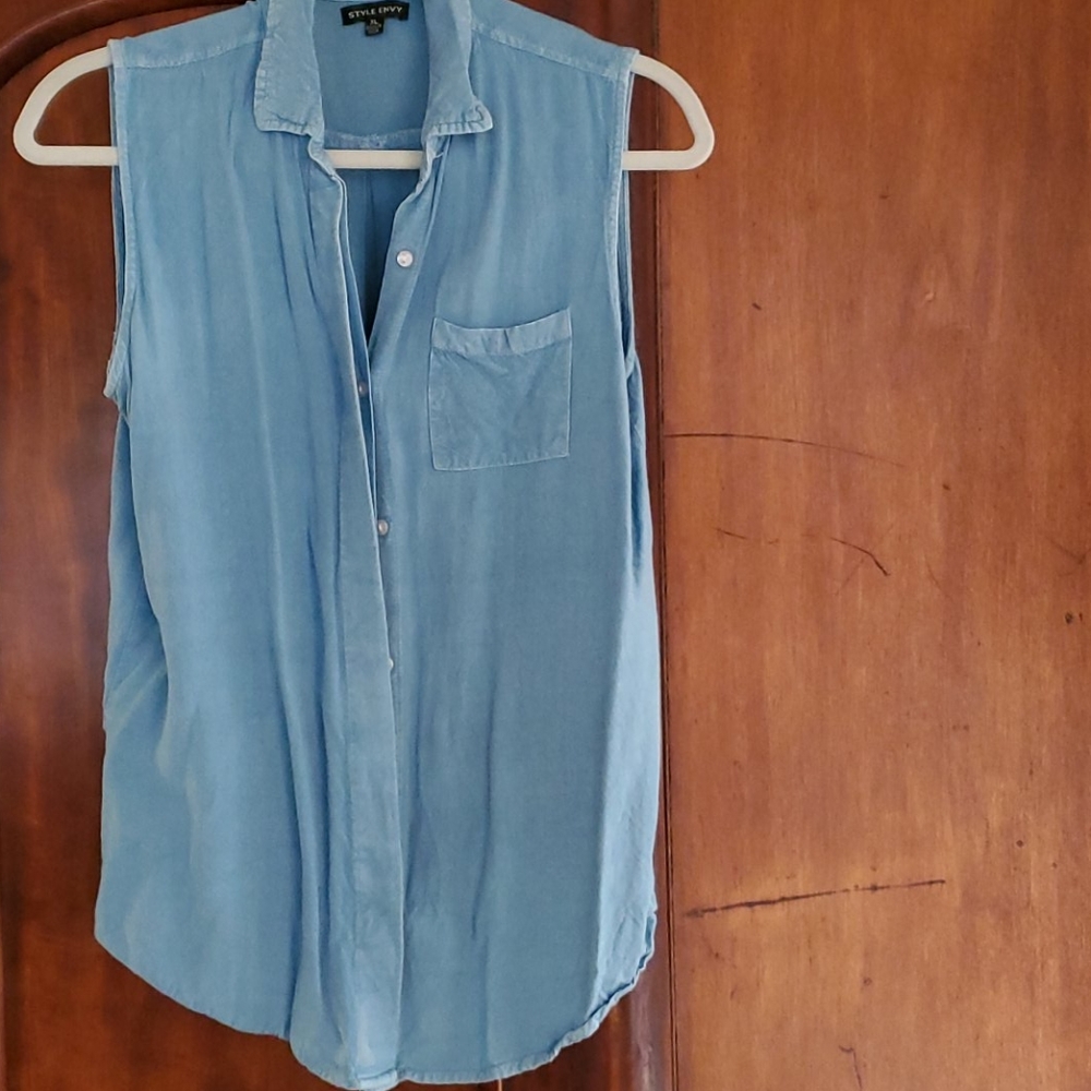 Style Envy XL blue button up sleeveless blouse